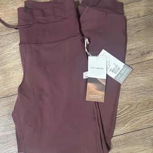 Vuori Women's Mauve Leggings